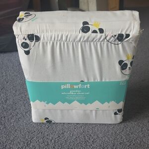 Pillowfort Panda Microfiber Sheet Set - White and Black